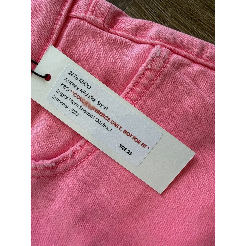 L'AGENCE Clark High-Rise Frayed Shorts Shocking Pink 25 NWT $275 - Picture 3 of 6